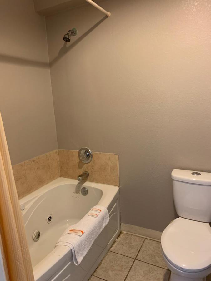 Royal Inn&Suites Knoxville Bagian luar foto